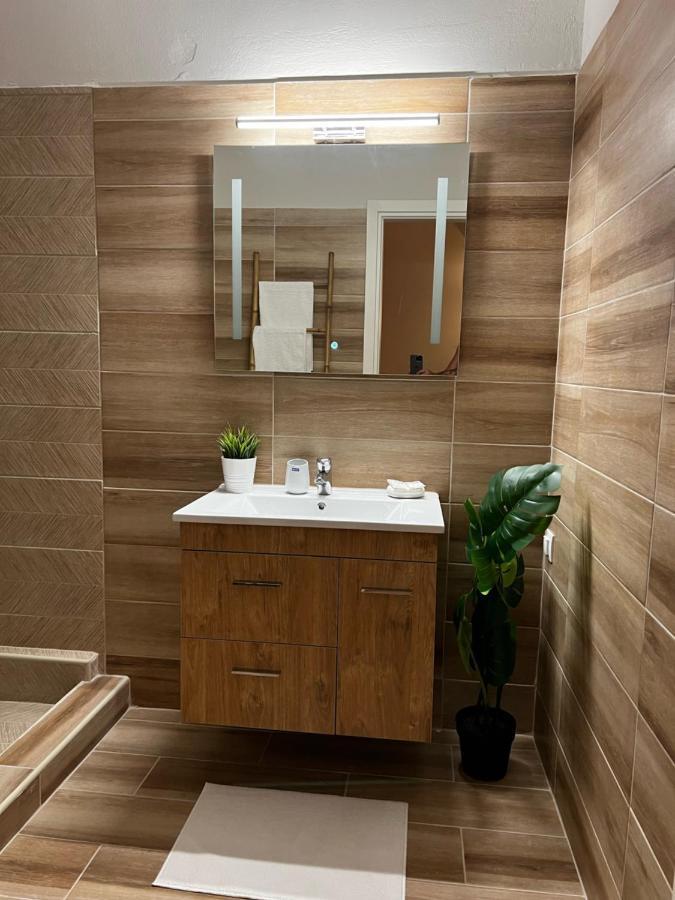 Lmj Apartments 阿特米达 外观 照片
